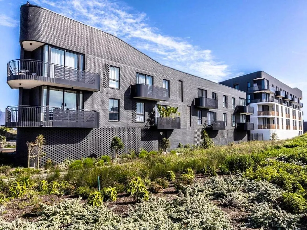Apartment Urban Oasis For Two In Century City- By Canal Walk Cape Town